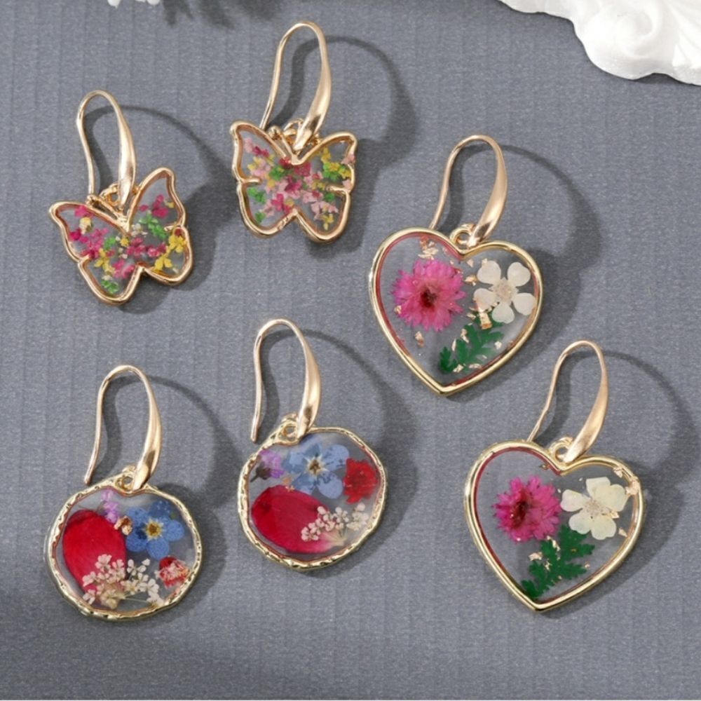 Butterfly Dried Flower Pendant Earrings - Picture 10 of 11